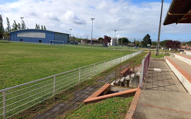 terrain foot extérieur