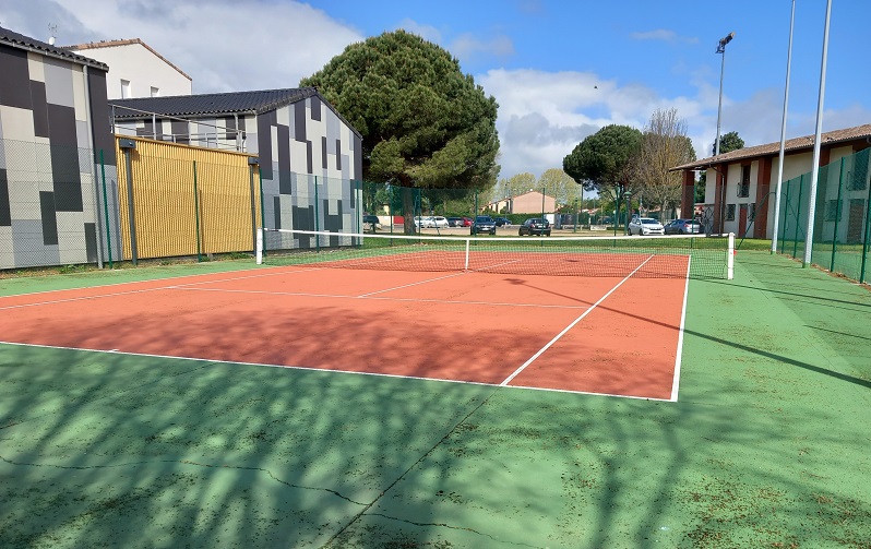 terrain tennis extérieur